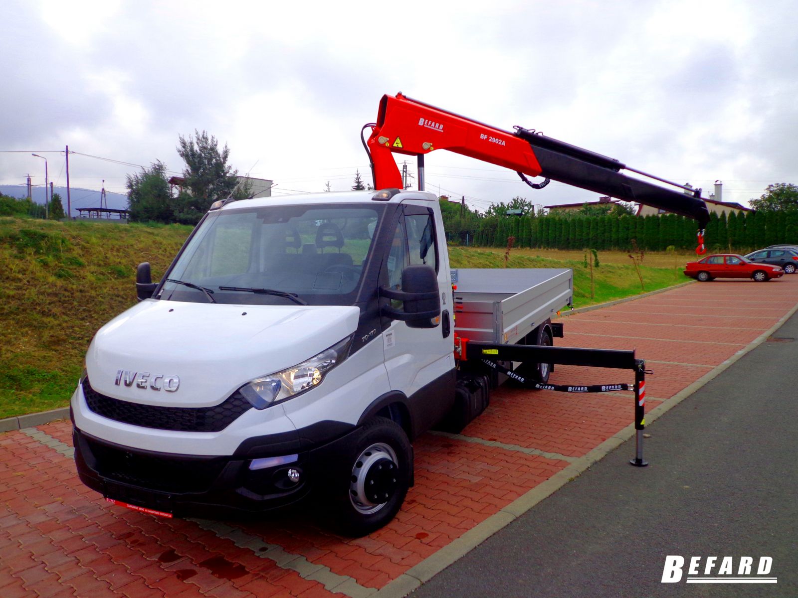 żuraw befard BF 2902A na IVECO